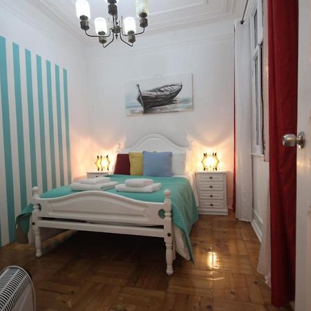 Nautic M1 R2 - Classy & Cozy Double Room With Shared Bathroom In Marques Pombal Lisbon Bagian luar foto