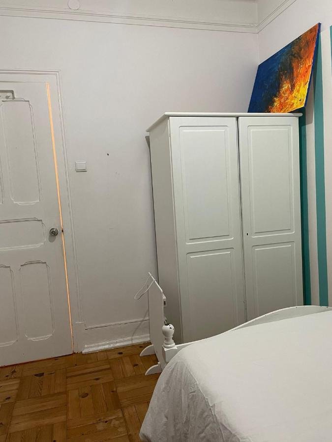 Nautic M1 R2 - Classy & Cozy Double Room With Shared Bathroom In Marques Pombal Lisbon Bagian luar foto